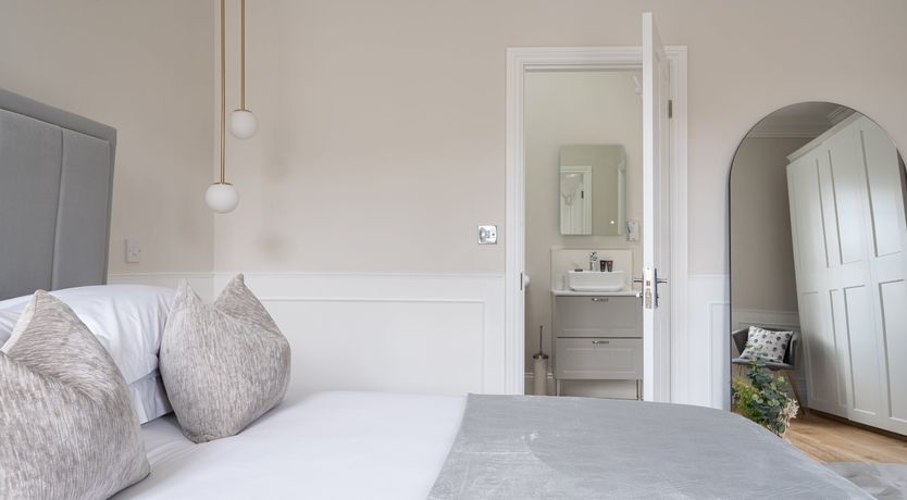 Photo of Riches of Richmond