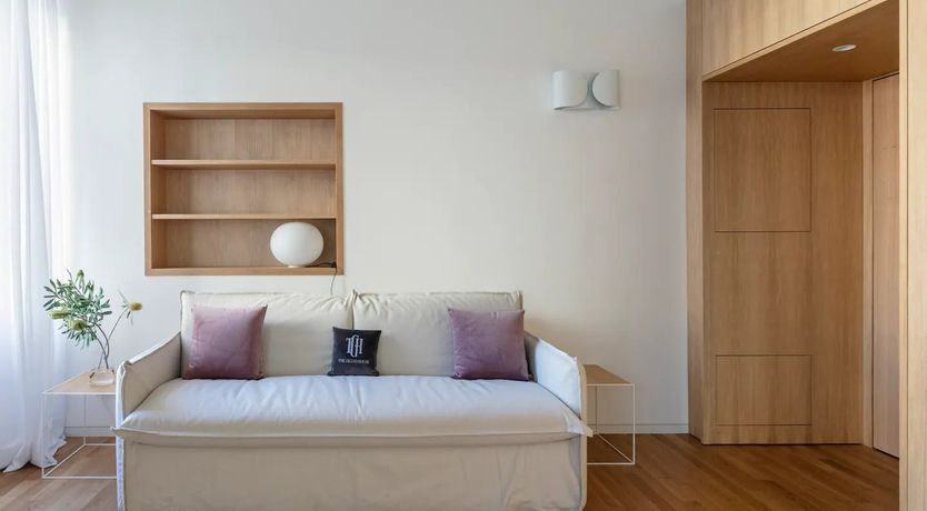 Photo of Tardis by the Tiber