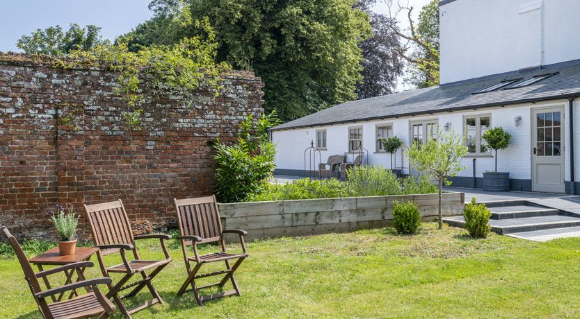 Photo of Manor of Honour