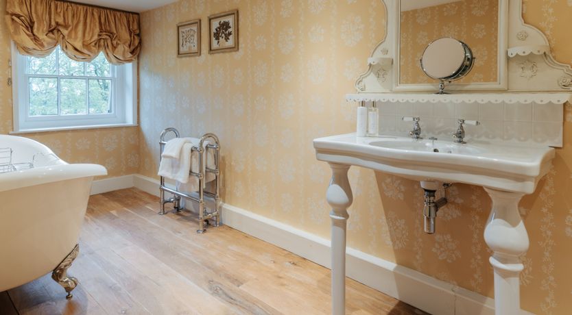 Photo of Manor of Honour