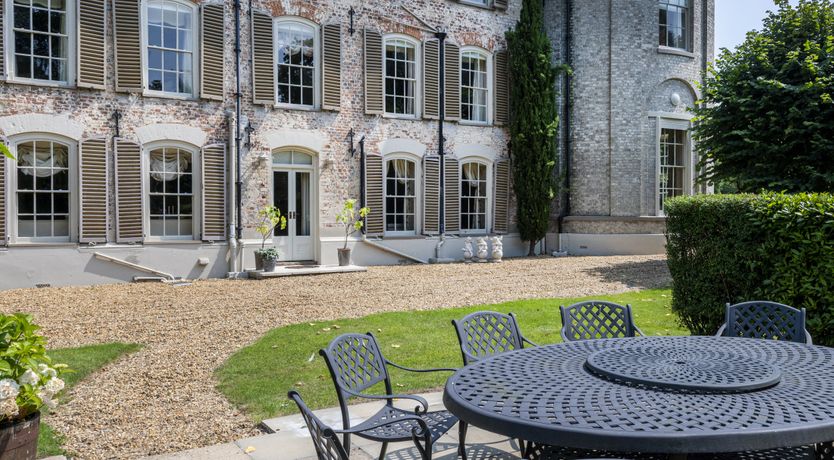 Photo of Manor of Honour