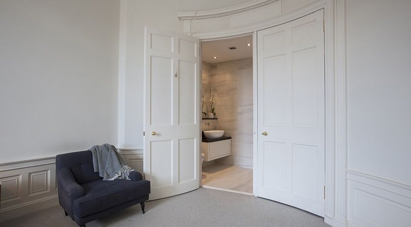 Photo of Georgian Oak