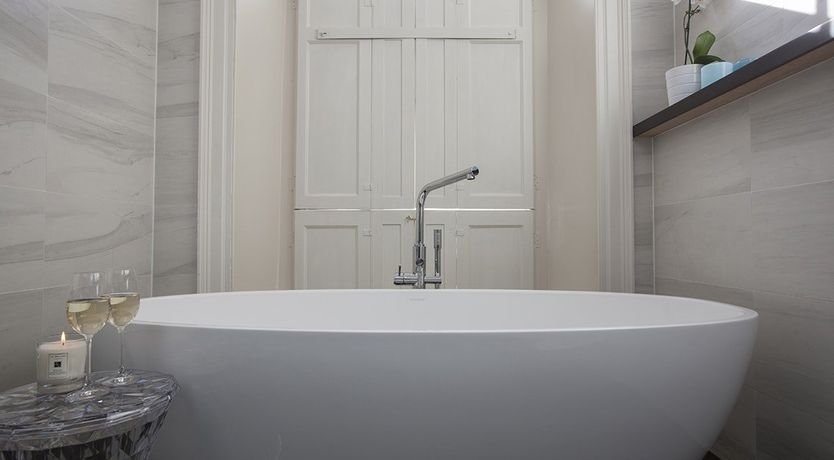 Photo of Georgian Oak