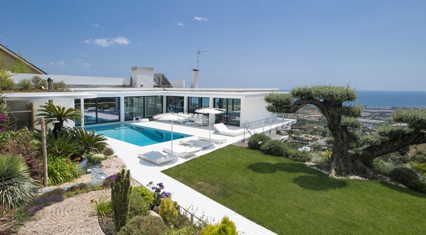 Photo of Authentic Eccentric