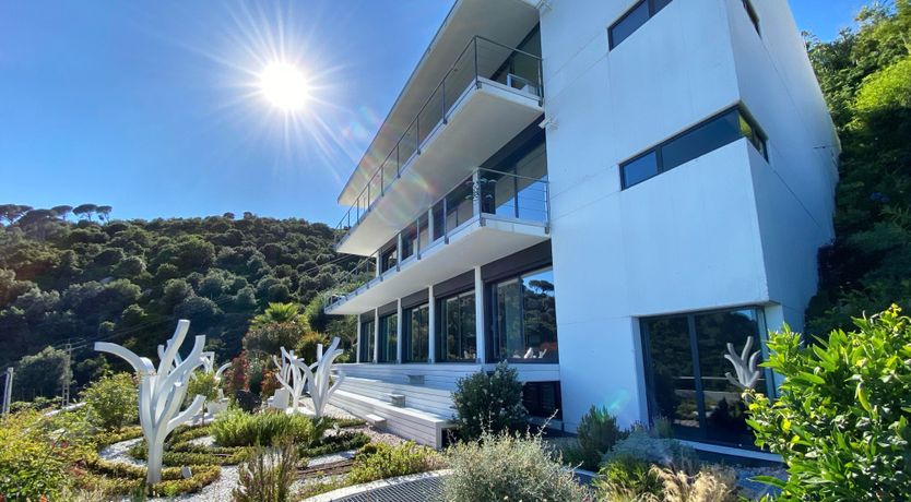 Photo of Authentic Eccentric