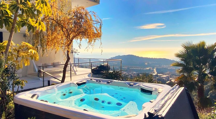 Photo of Authentic Eccentric