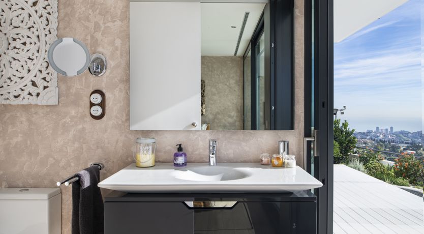 Photo of Authentic Eccentric