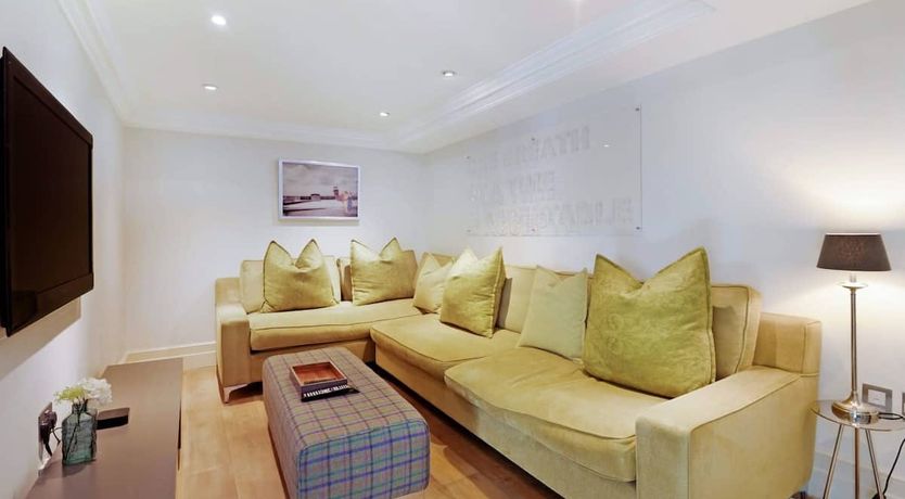 Photo of The Art Critic