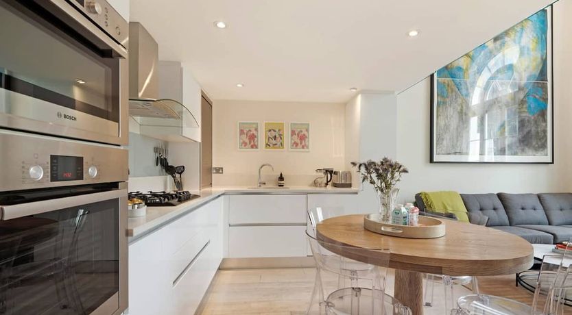 Photo of The Art Critic