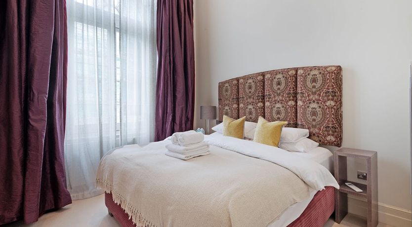 Photo of The Art Critic