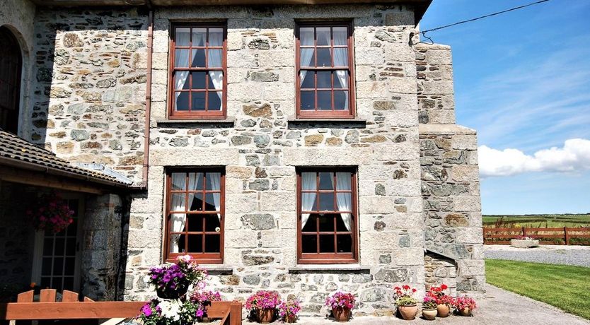 Photo of 2 Bed in Cury Cross Lanes