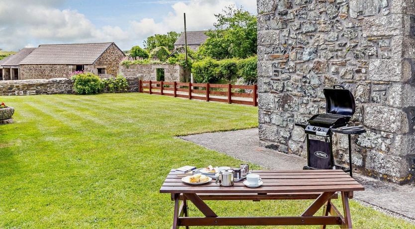 Photo of 2 Bed in Cury Cross Lanes