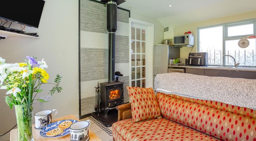 Photo of 1 Bed in Llwyngwril