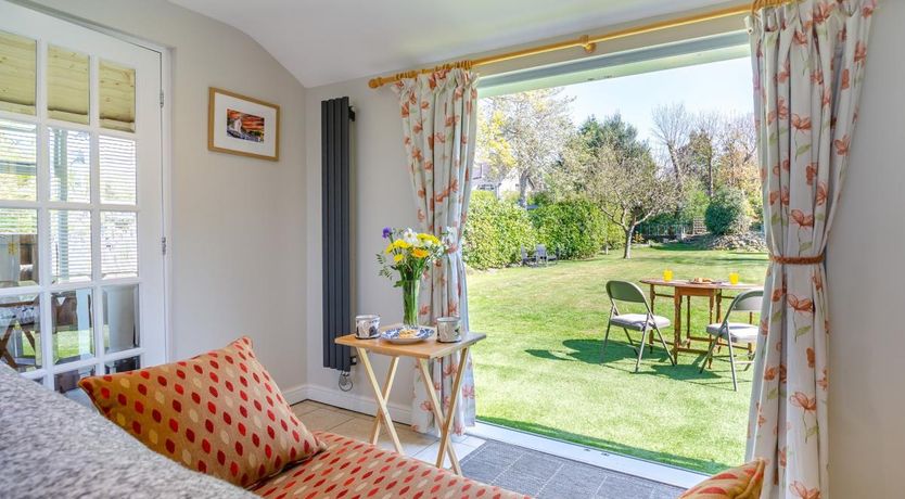 Photo of 1 Bed in Llwyngwril