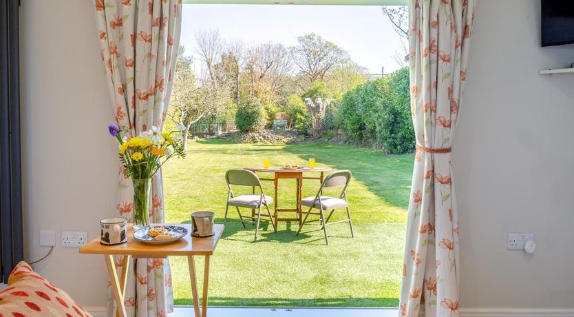 Photo of 1 Bed in Llwyngwril