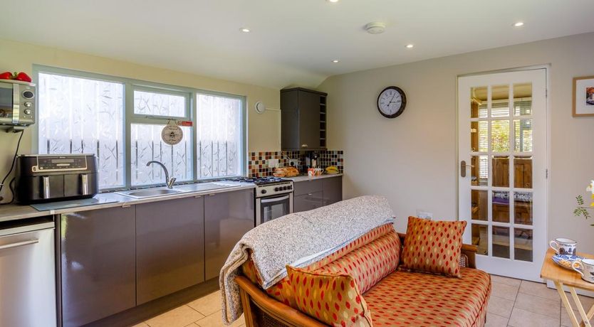 Photo of 1 Bed in Llwyngwril