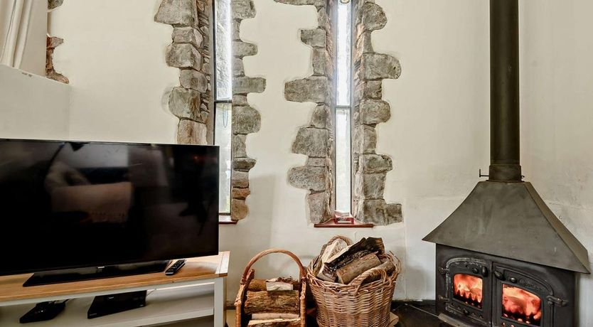 Photo of 3 Bed in Cilycwm