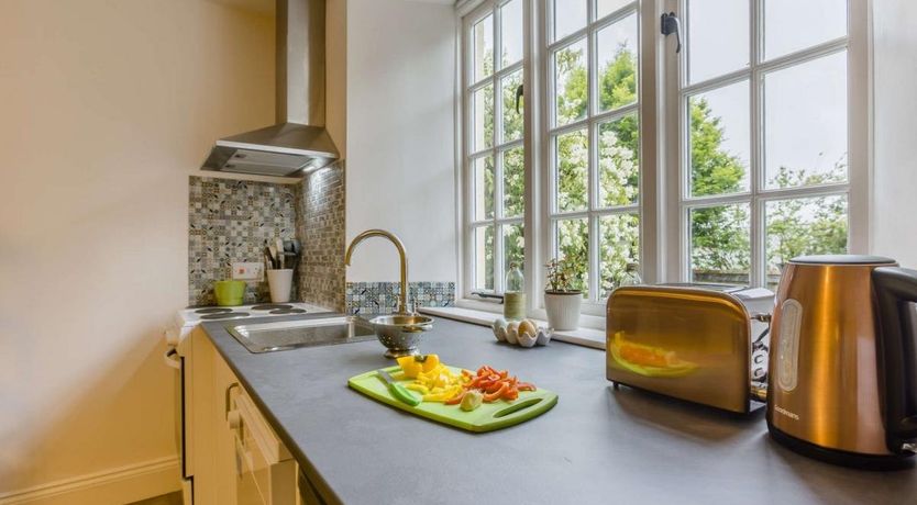 Photo of 1 Bed in West Buckland