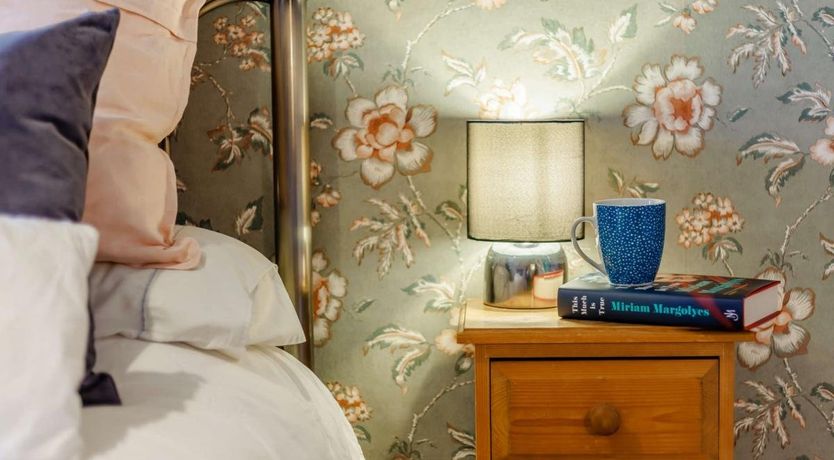 Photo of 1 Bed in West Buckland