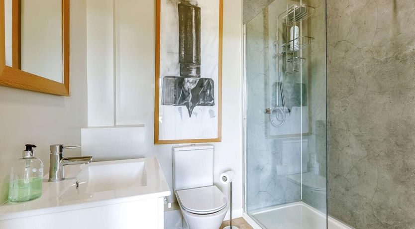 Photo of 2 Bed in Okeford Fitzpaine