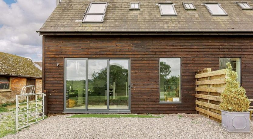 Photo of 2 Bed in Okeford Fitzpaine