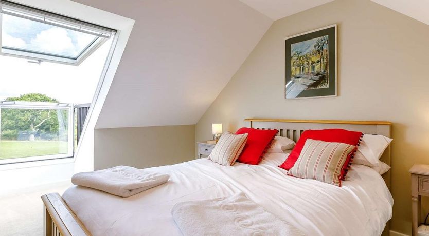 Photo of 2 Bed in Okeford Fitzpaine