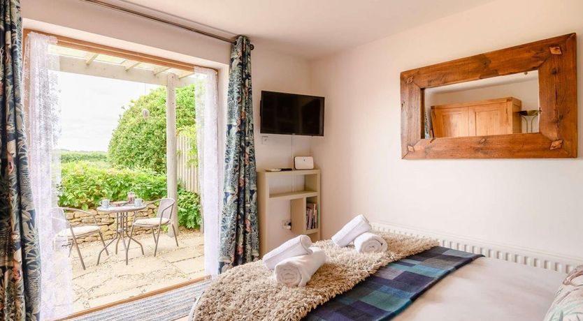 Photo of 1 Bed in West Stour