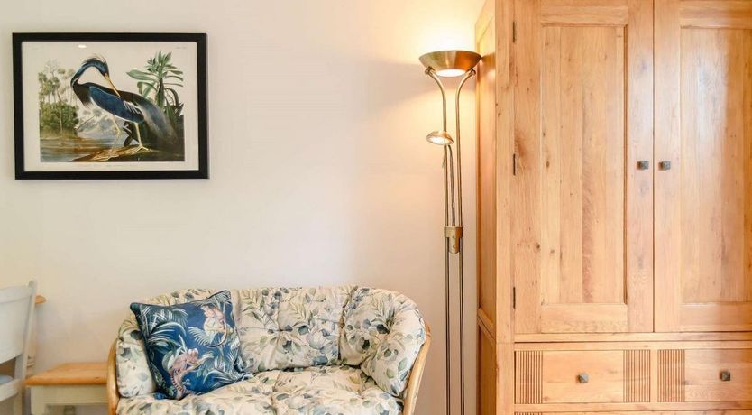 Photo of 1 Bed in West Stour