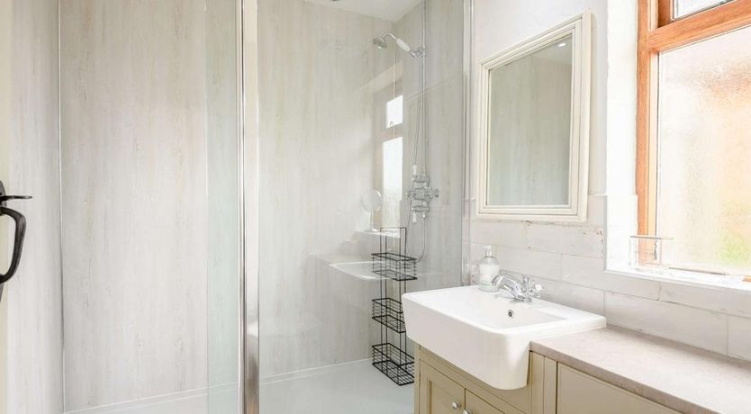 Photo of 1 Bed in West Stour