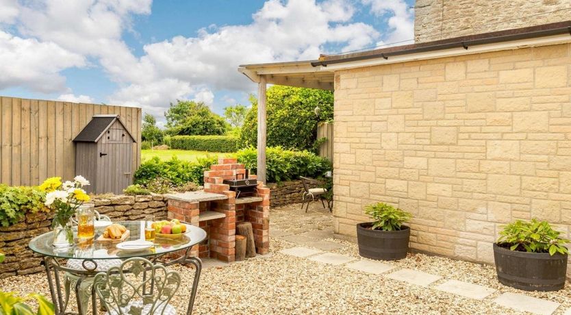 Photo of 1 Bed in West Stour