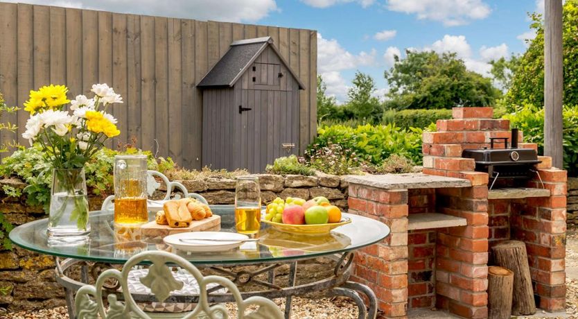 Photo of 1 Bed in West Stour