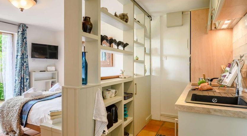 Photo of 1 Bed in West Stour