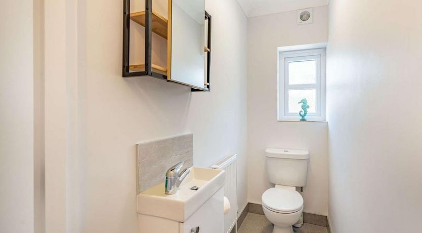 Photo of 2 Bed in Tenby