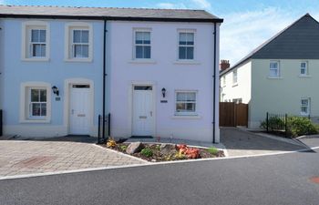 2 Bed in Tenby Holiday Cottage