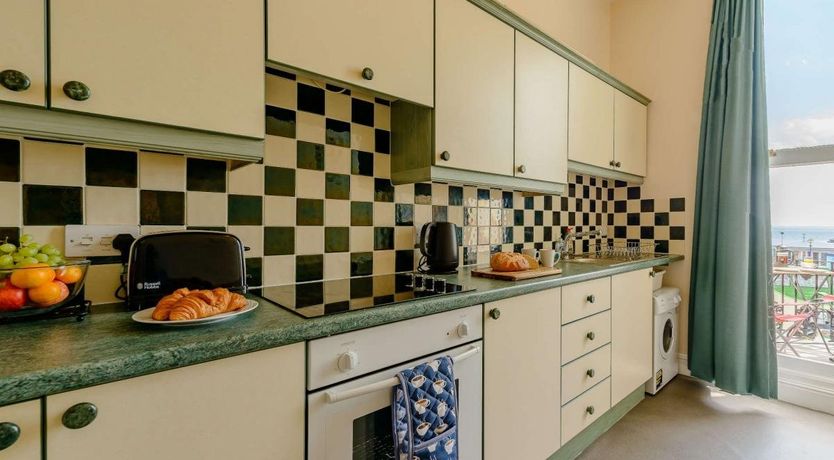 Photo of 1 Bed in Eastbourne