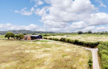 2 Bed in Alcester Holiday Cottage