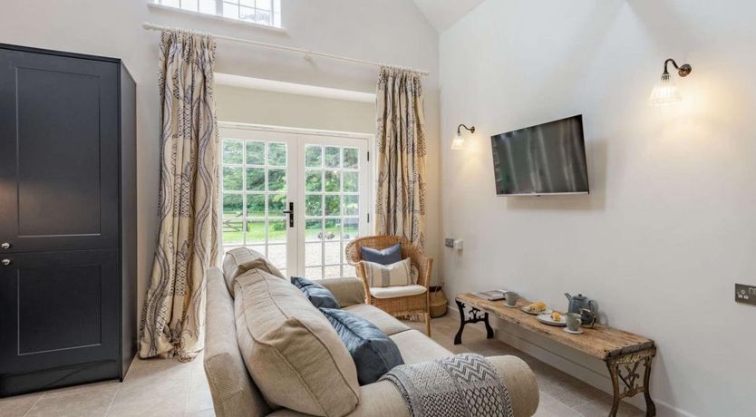 Photo of 2 Bed in Durweston