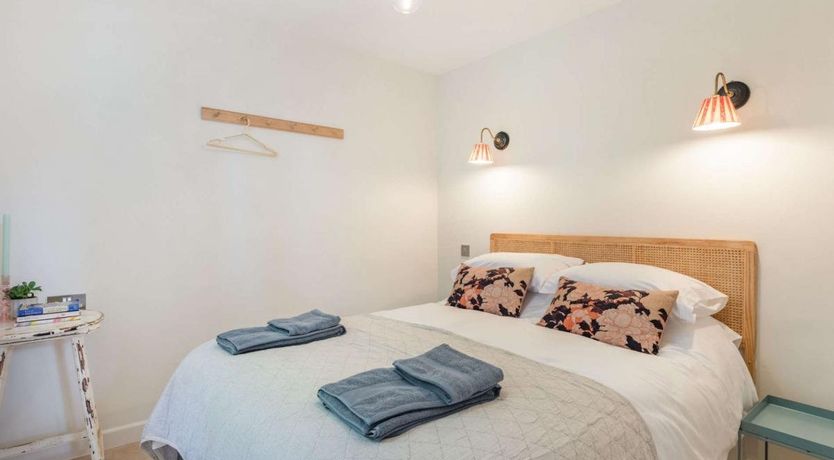 Photo of 2 Bed in Durweston