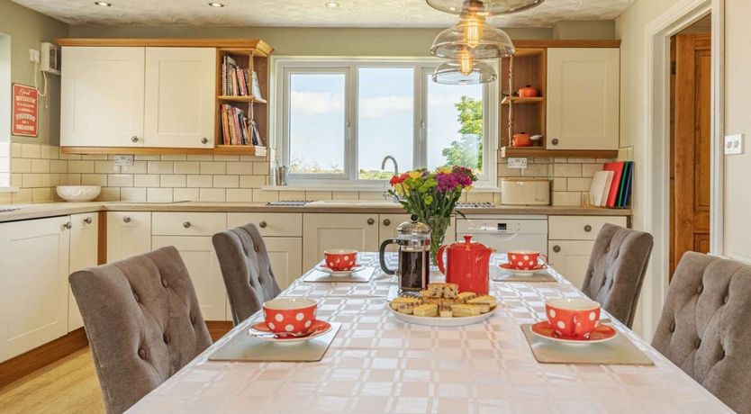 Photo of 4 Bed in St Ishmaels