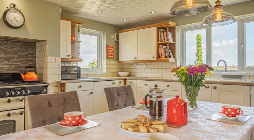 Photo of 4 Bed in St Ishmaels