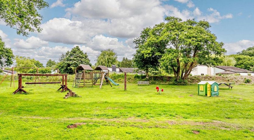 Photo of 2 Bed in Notter