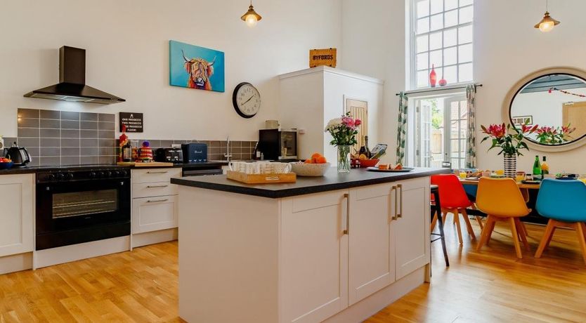 Photo of 4 Bed in Hindolveston