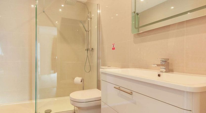 Photo of 2 Bed in Bradford Abbas