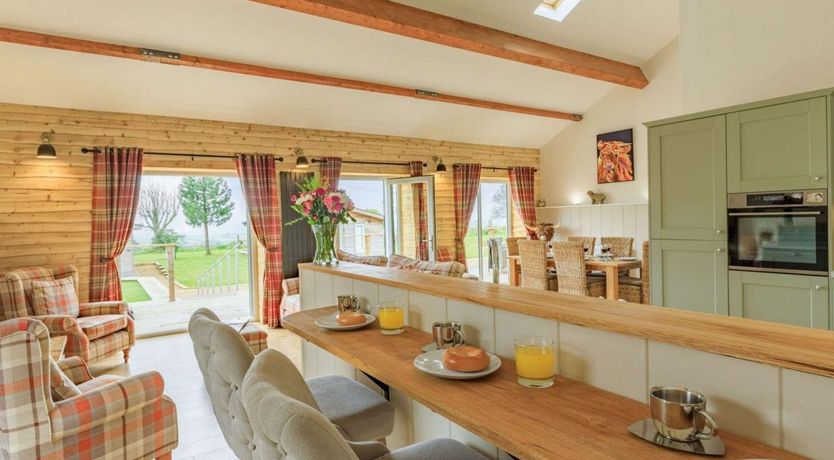 Photo of 2 Bed in Bradford Abbas