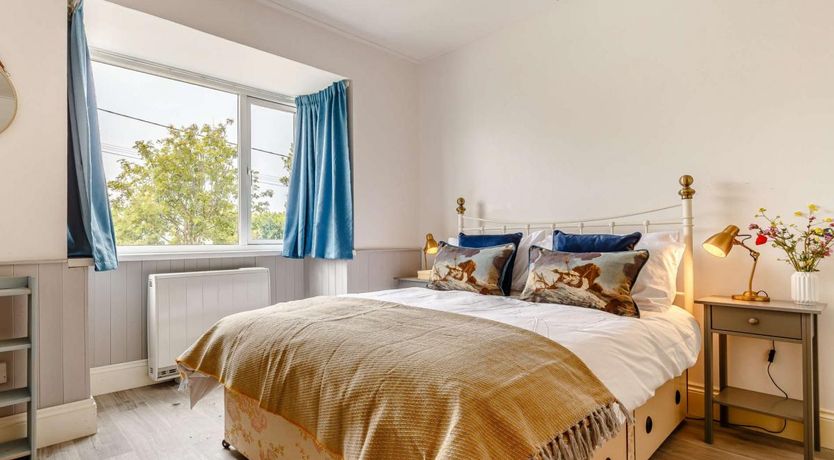 Photo of 3 Bed in Rose