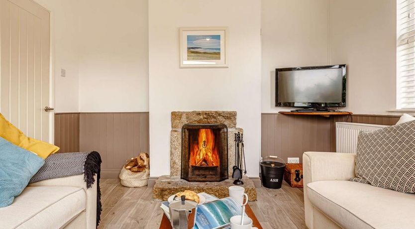 Photo of 3 Bed in Rose