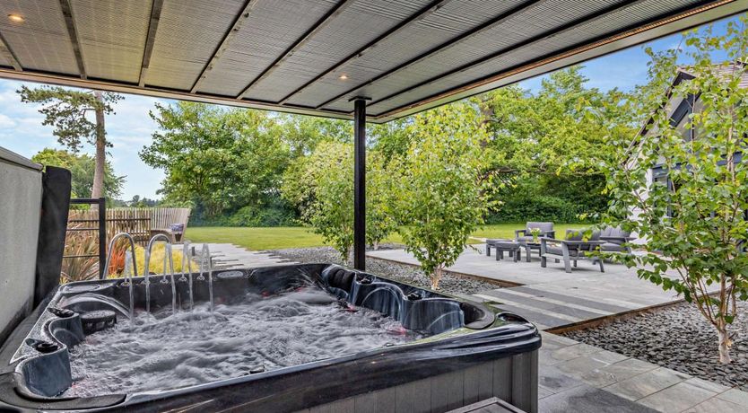 Photo of 3 Bed in Llanbedr Dyffryn Clwyd