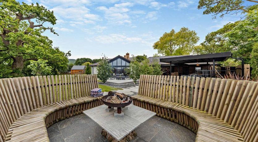 Photo of 3 Bed in Llanbedr Dyffryn Clwyd