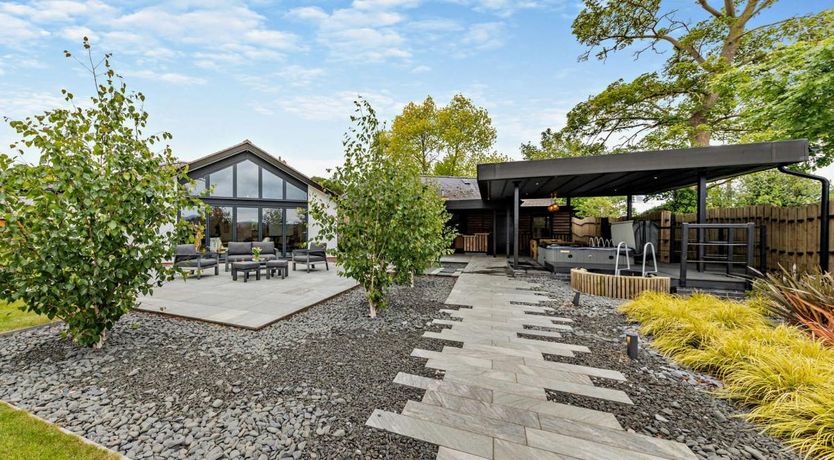 Photo of 3 Bed in Llanbedr Dyffryn Clwyd