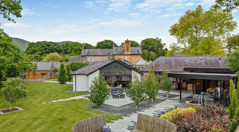 Photo of 3 Bed in Llanbedr Dyffryn Clwyd